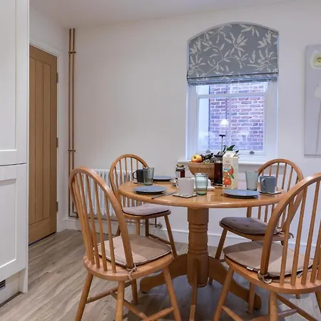 Trinity Cottage, Holiday home *